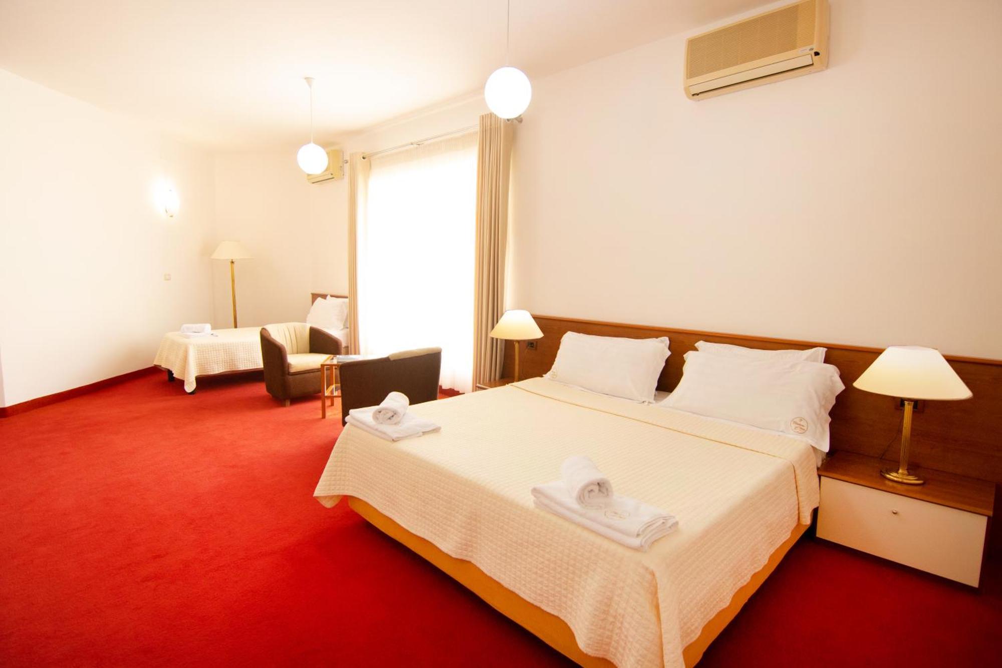 Chateau Linza Resort Tirana Exteriér fotografie