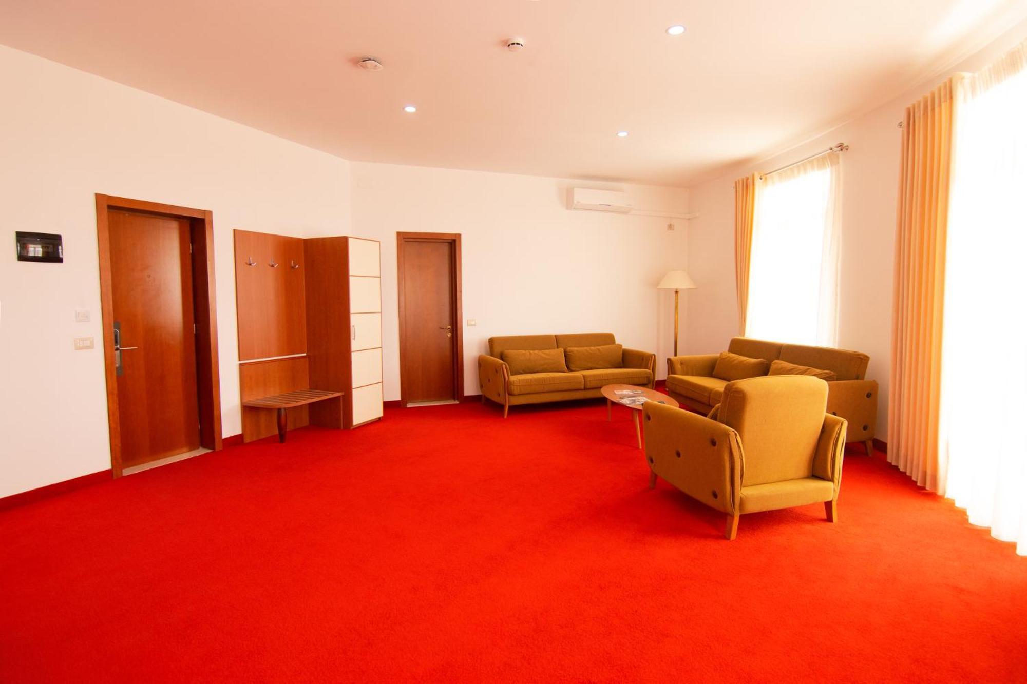 Chateau Linza Resort Tirana Exteriér fotografie