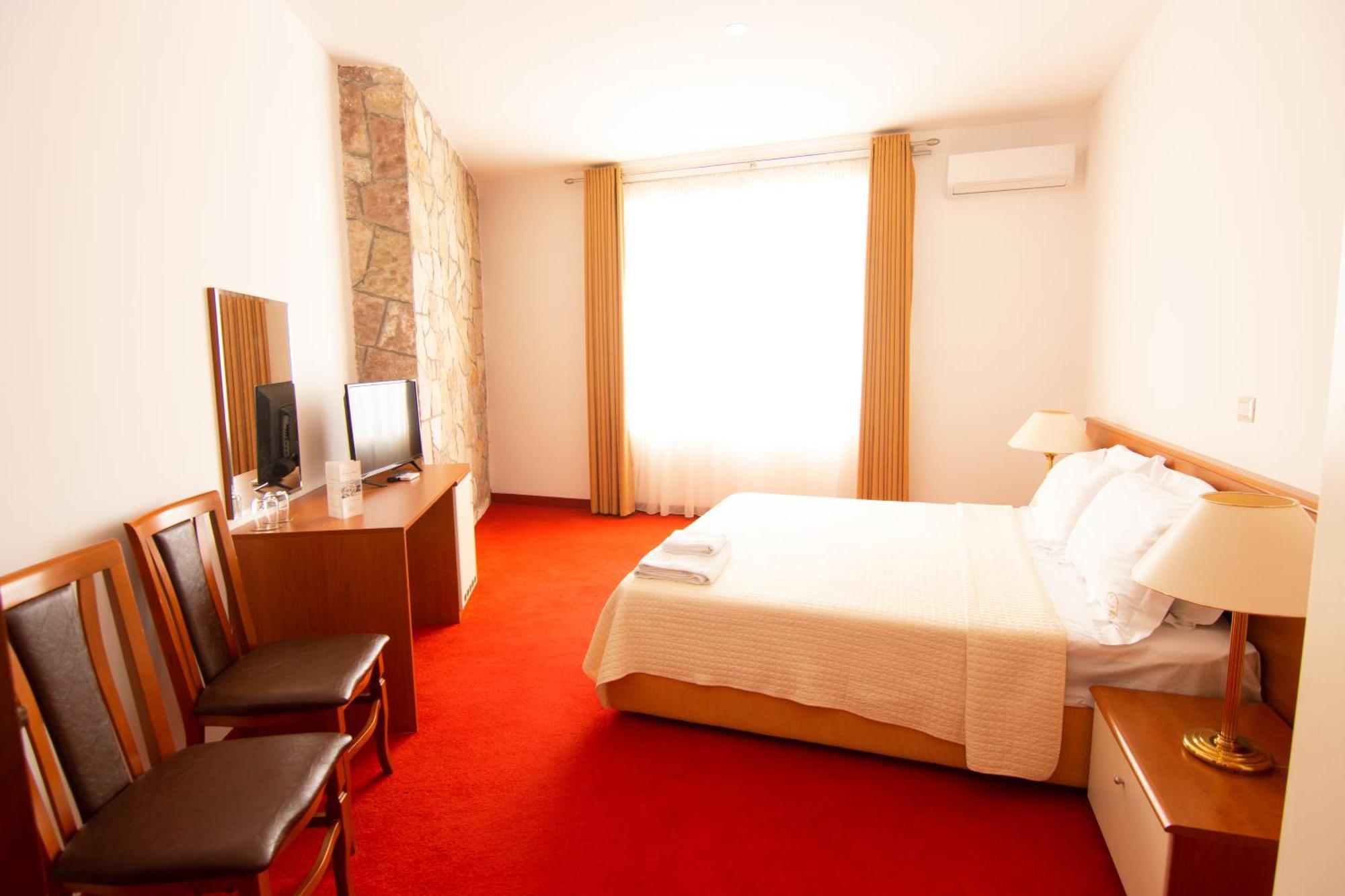 Chateau Linza Resort Tirana Exteriér fotografie