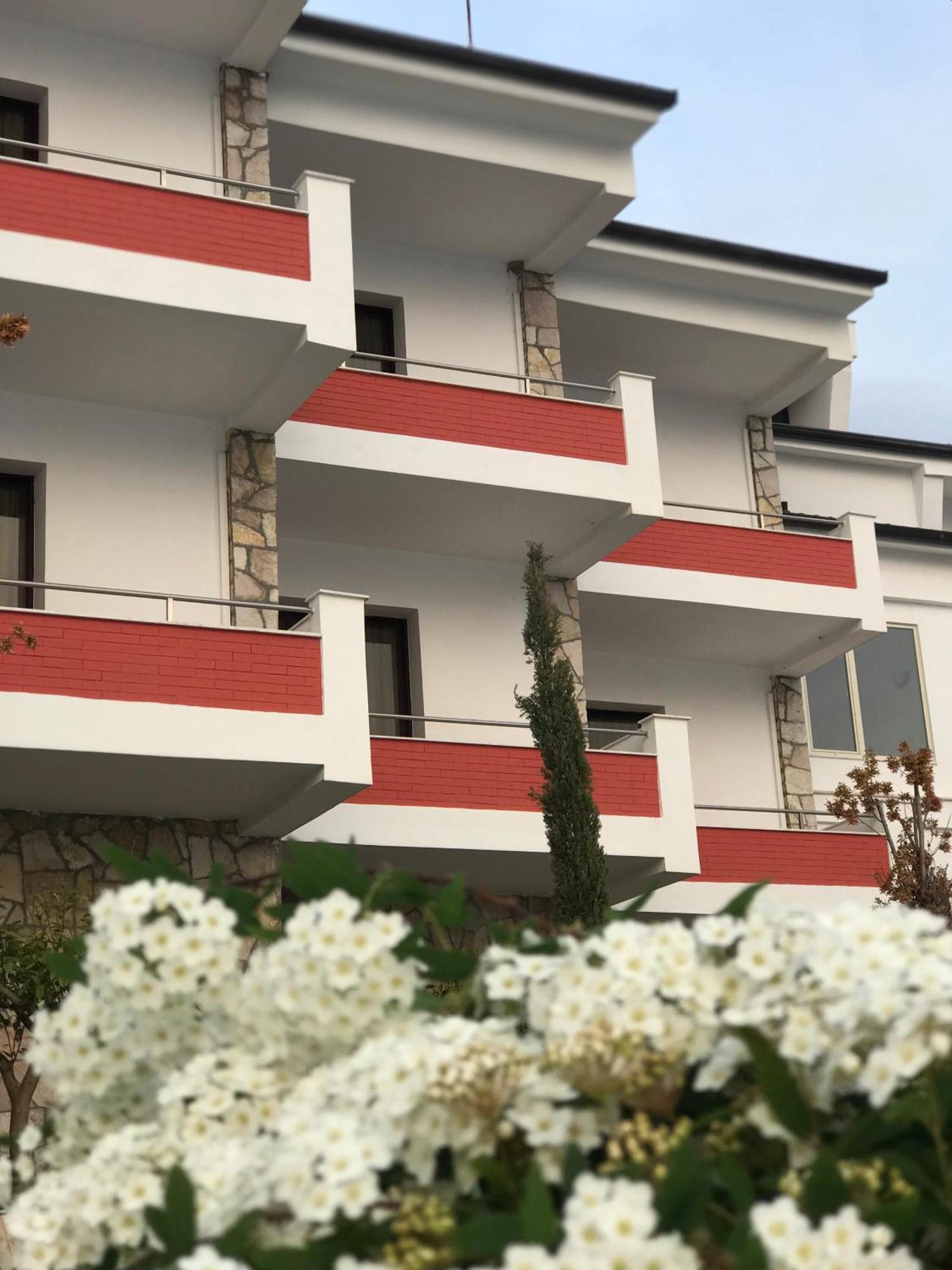 Chateau Linza Resort Tirana Exteriér fotografie